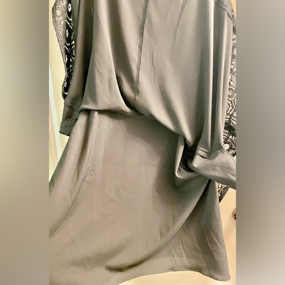 Black Sleeveless Dress w/ Lace Hem & Unique Back Bow Detail    SIZE 8 - Picture 14 of 14